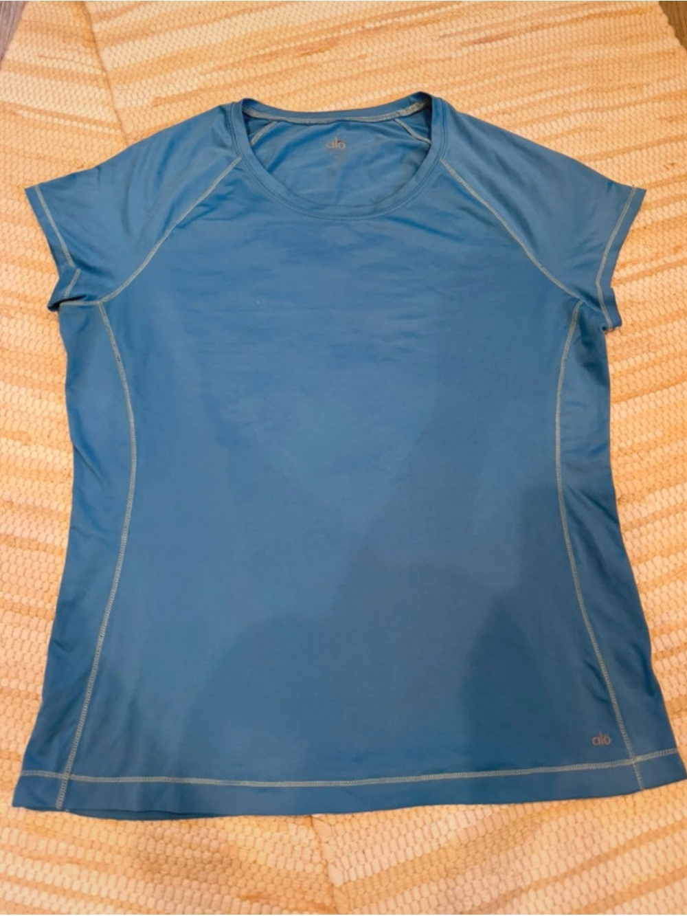 ALO Yoga Teal Short Sleeve Performance Tee